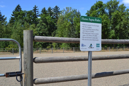 Signage: Horse arena rules Signage: Horse arena rules